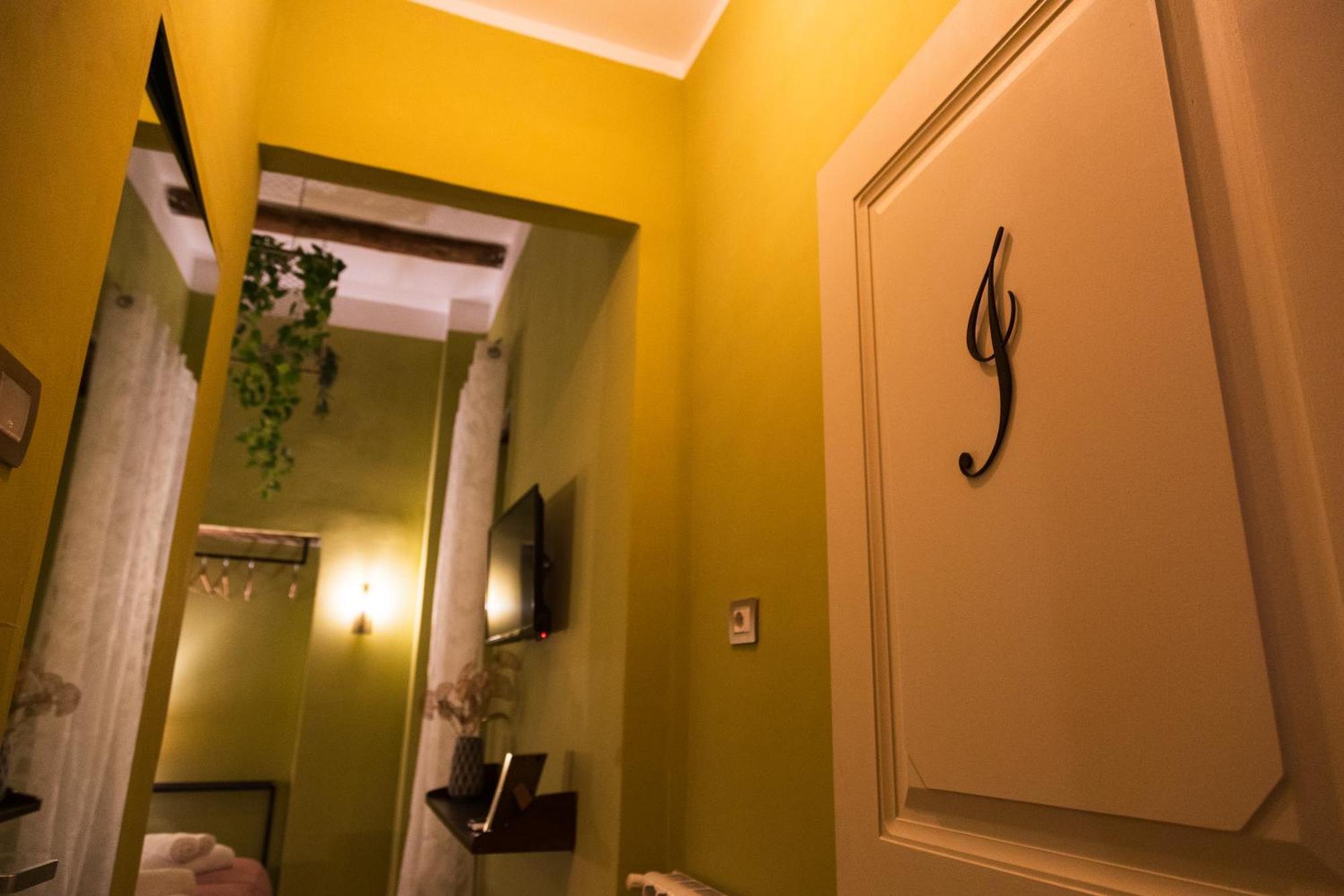 Bed and Breakfast I Leoni Di Rosaroll Napoli Esterno foto